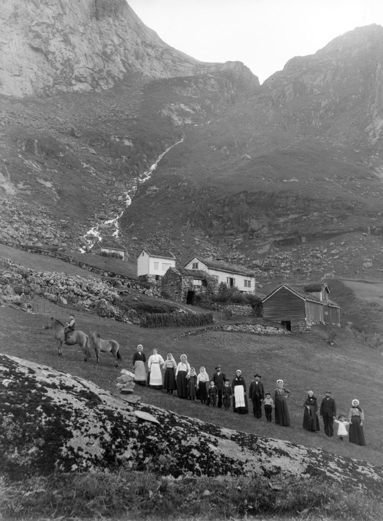 Kløvtveit, Gulen, aproximativ 1900 